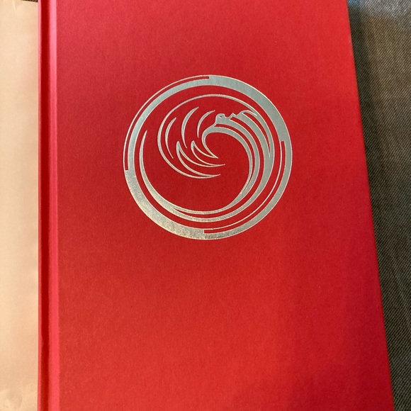 Divergent Trilogy • Allegiant by Veronica Roth • Hardcover Edition • EUC - Picture 4 of 5